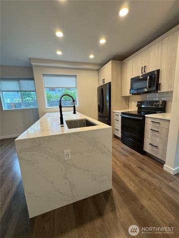 919 N 103rd Street Seattle WA 98133