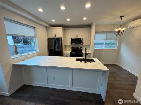 919 N 103rd Street Seattle WA 98133