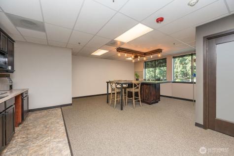 1002 39th Avenue SW Puyallup WA 98373