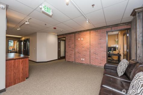 1002 39th Avenue SW Puyallup WA 98373