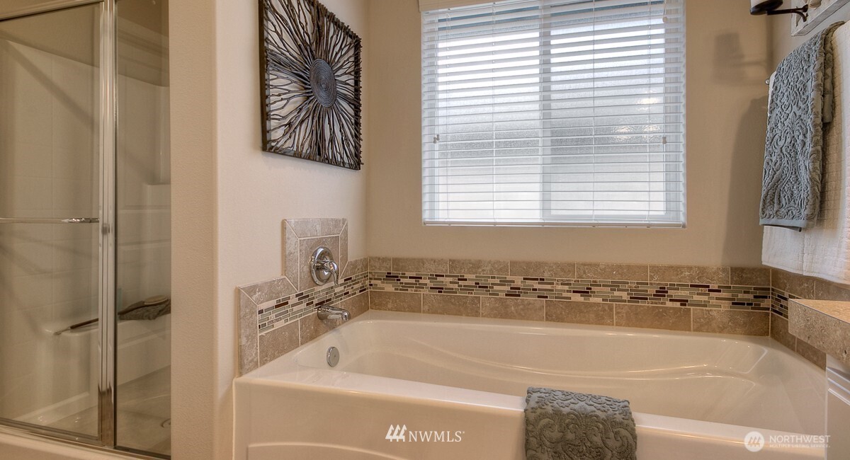 542 Meadowwood Drive SW Olympia WA 98502