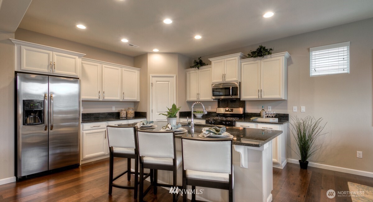 542 Meadowwood Drive SW Olympia WA 98502