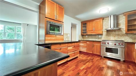 2830 216th Avenue SE Sammamish WA 98075