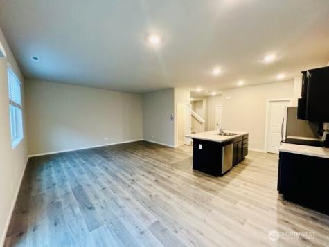 18702 108th Avenue E Puyallup WA 98374