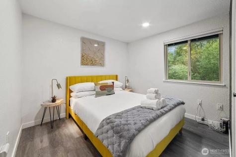 13417 110th Place NE Kirkland WA 98034