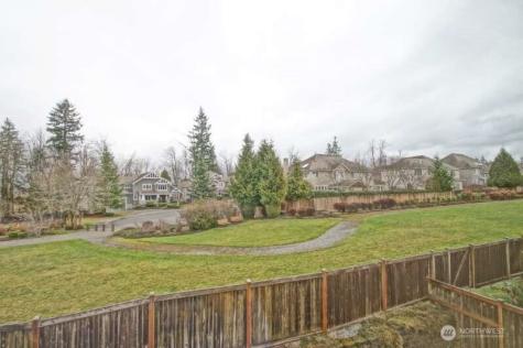 308 239th Way SE Sammamish WA 98074