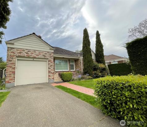 5025 47th Avenue NE Seattle WA 98105