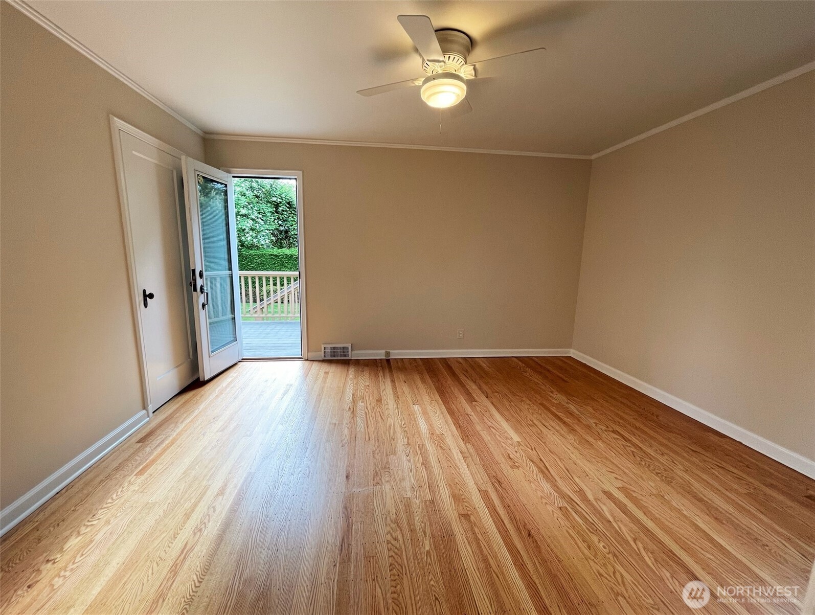 5025 47th Avenue NE Seattle WA 98105