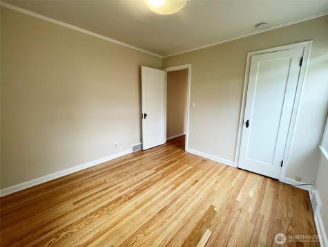 5025 47th Avenue NE Seattle WA 98105