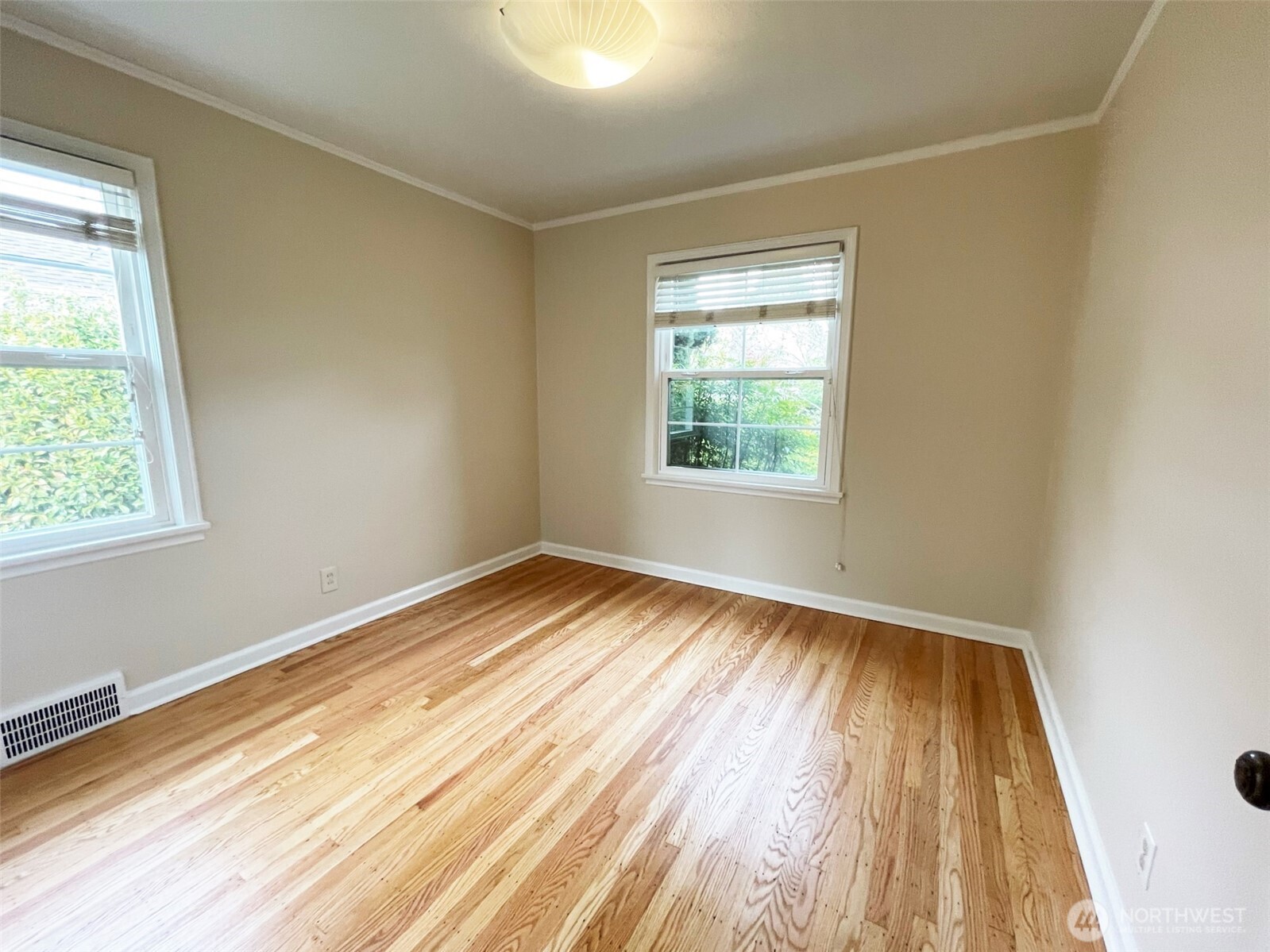 5025 47th Avenue NE Seattle WA 98105