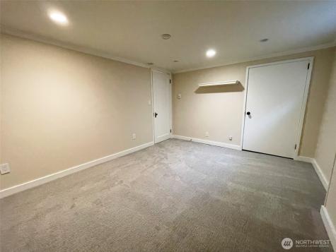 5025 47th Avenue NE Seattle WA 98105
