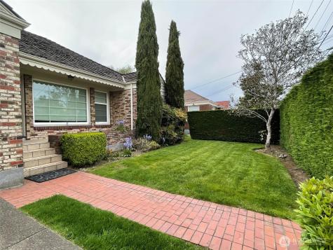 5025 47th Avenue NE Seattle WA 98105