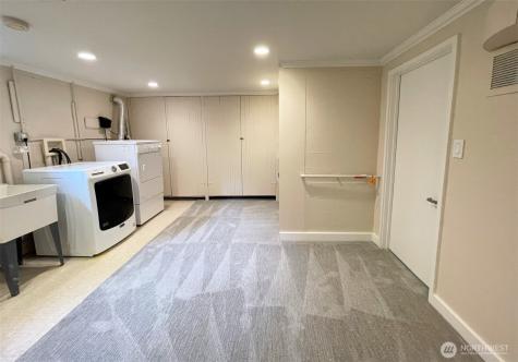 5025 47th Avenue NE Seattle WA 98105