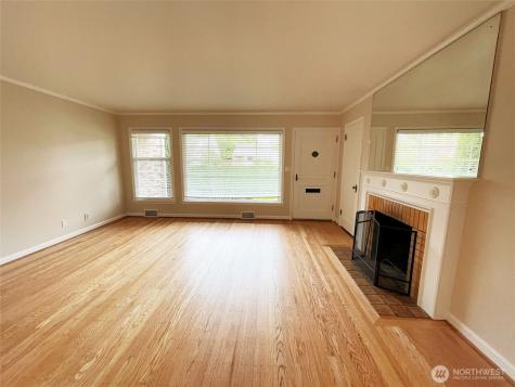 5025 47th Avenue NE Seattle WA 98105
