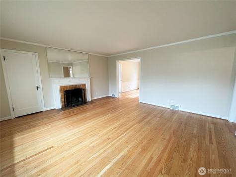 5025 47th Avenue NE Seattle WA 98105