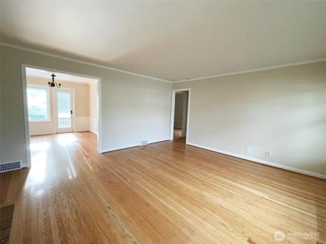 5025 47th Avenue NE Seattle WA 98105