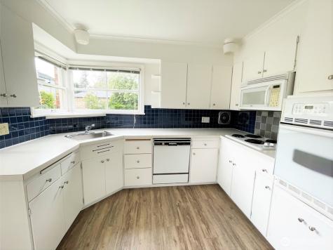 5025 47th Avenue NE Seattle WA 98105