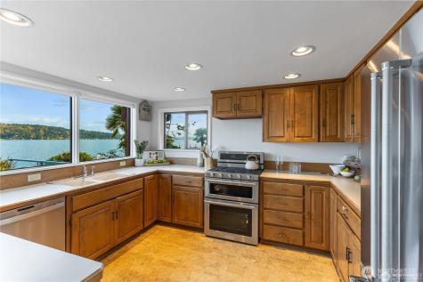 14026 Riviera Place NE Seattle WA 98125