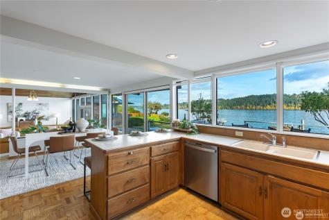 14026 Riviera Place NE Seattle WA 98125