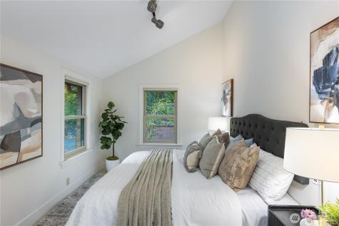 14026 Riviera Place NE Seattle WA 98125