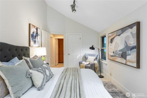 14026 Riviera Place NE Seattle WA 98125