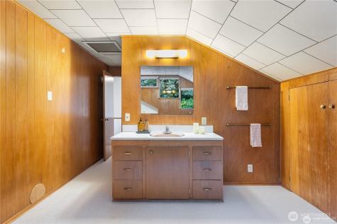 14026 Riviera Place NE Seattle WA 98125