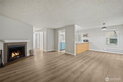 19855 25th Avenue NE Shoreline WA 98155