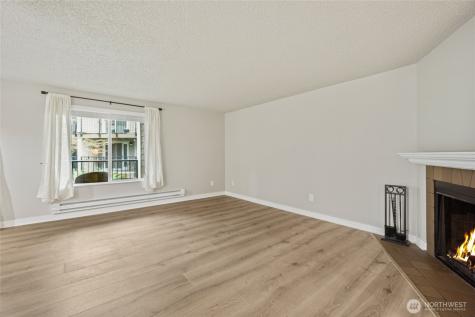 19855 25th Avenue NE Shoreline WA 98155