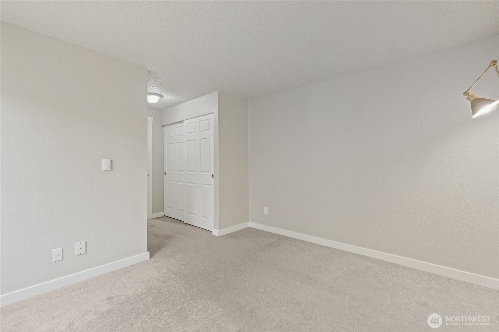 19855 25th Avenue NE Shoreline WA 98155