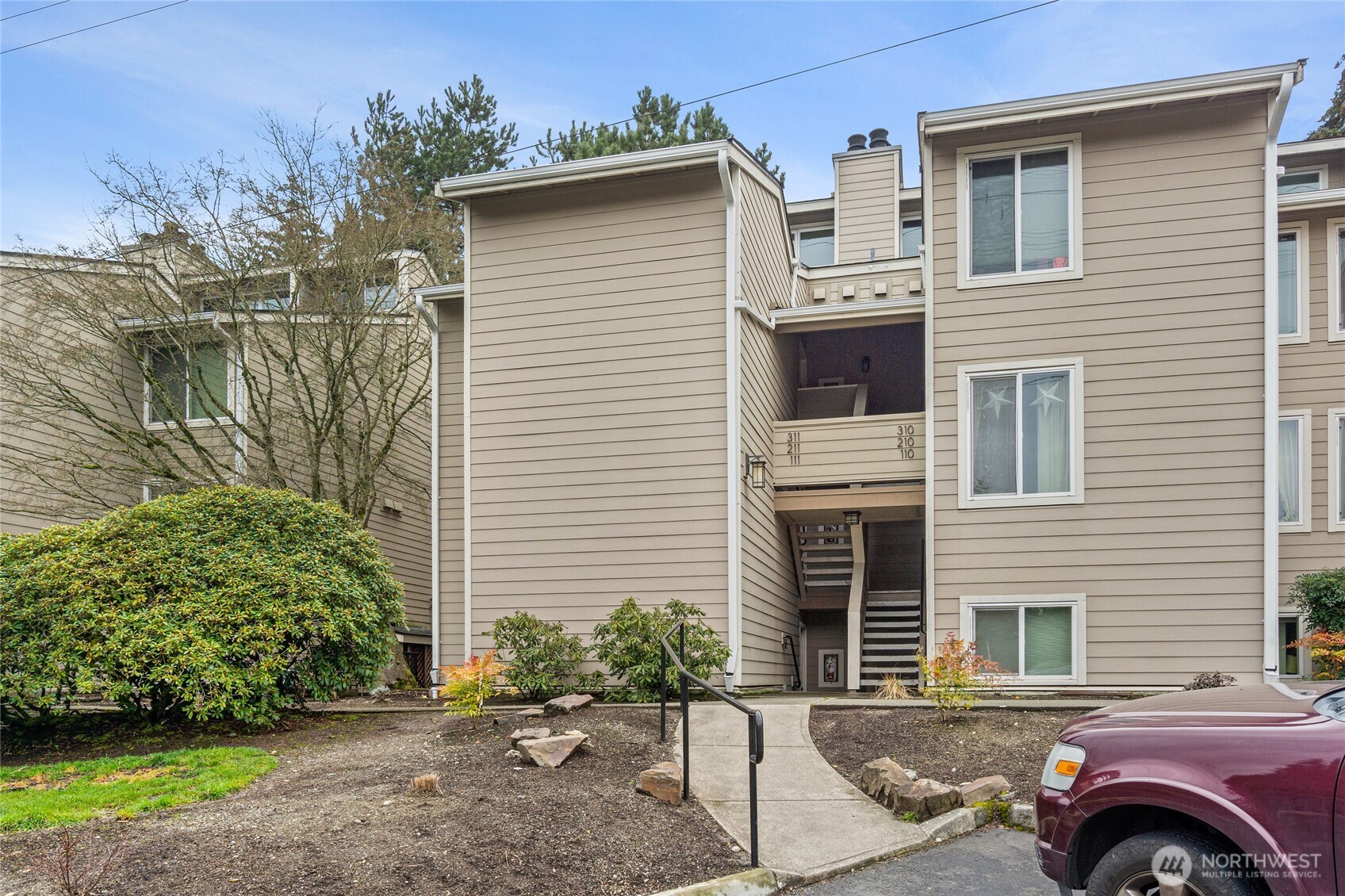 19855 25th Avenue NE Shoreline WA 98155