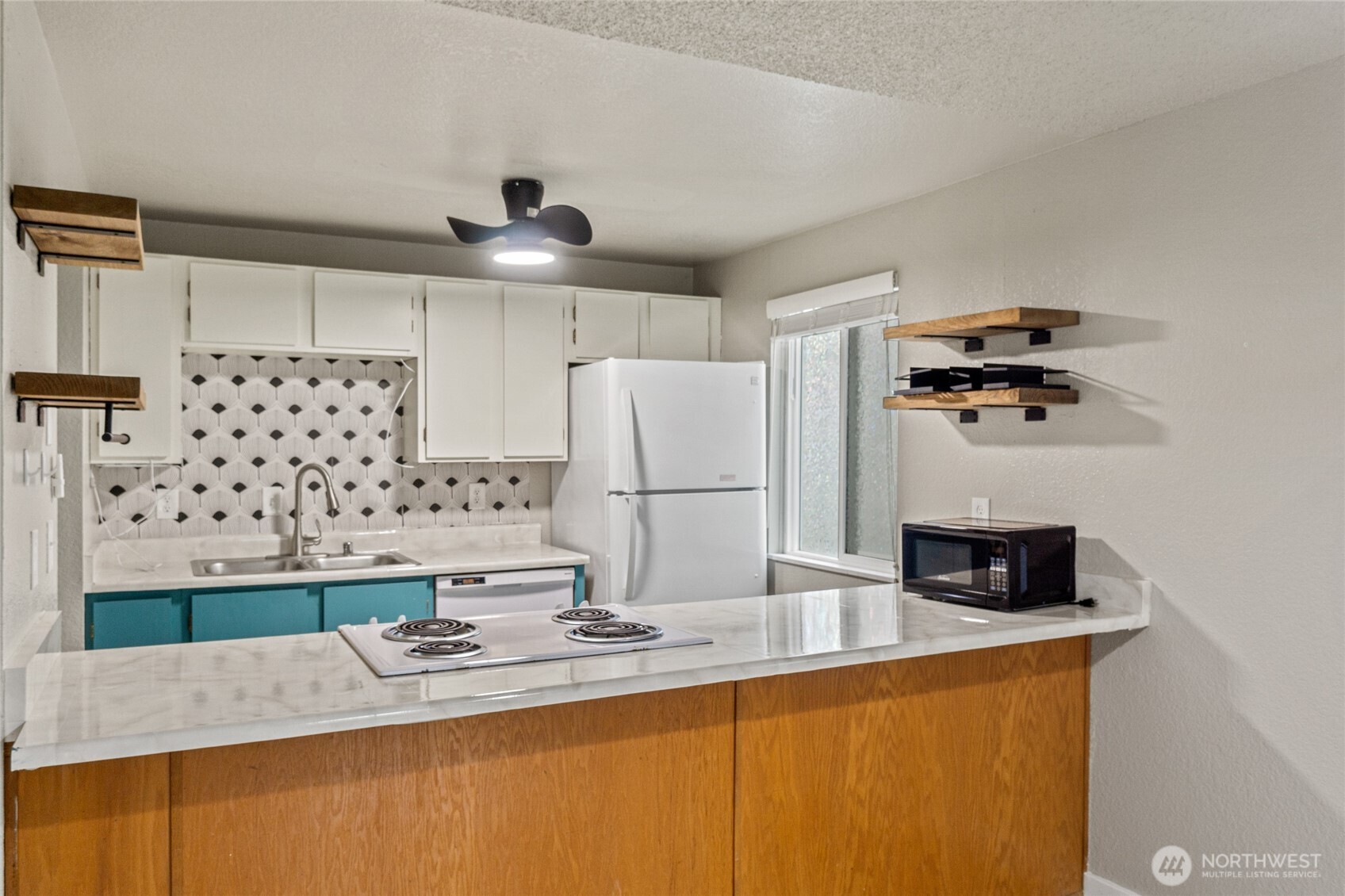 19855 25th Avenue NE Shoreline WA 98155