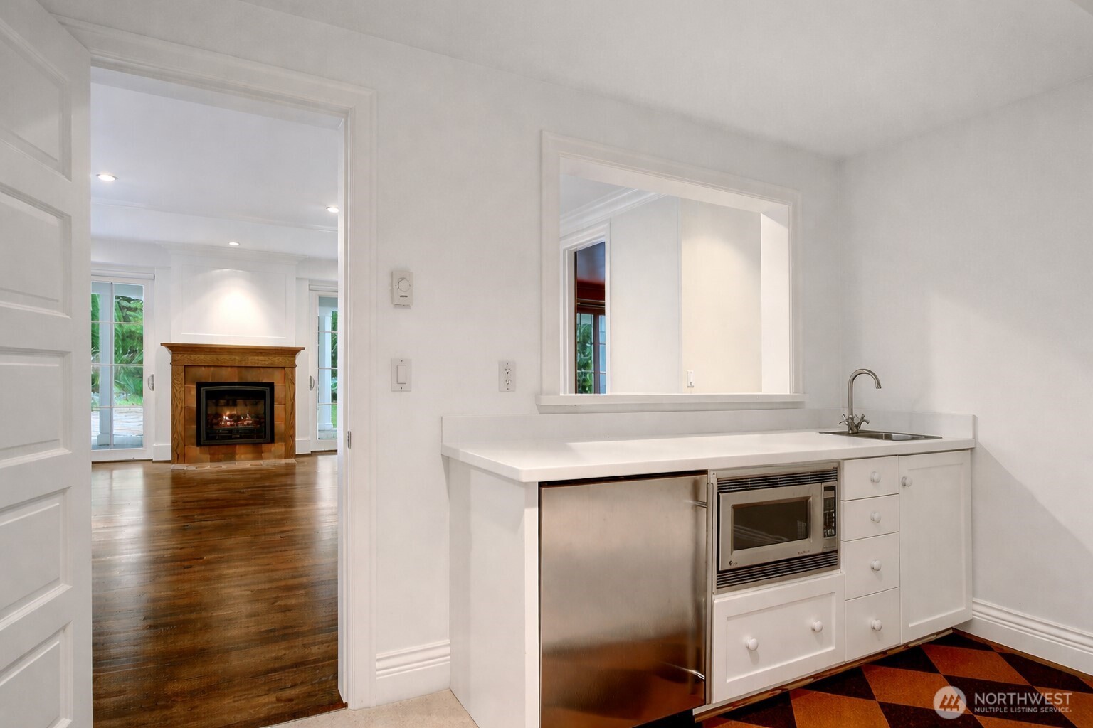 8975 NE 10th Street Bellevue WA 98004