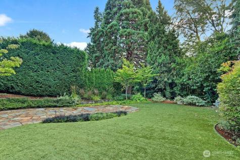 8975 NE 10th Street Bellevue WA 98004