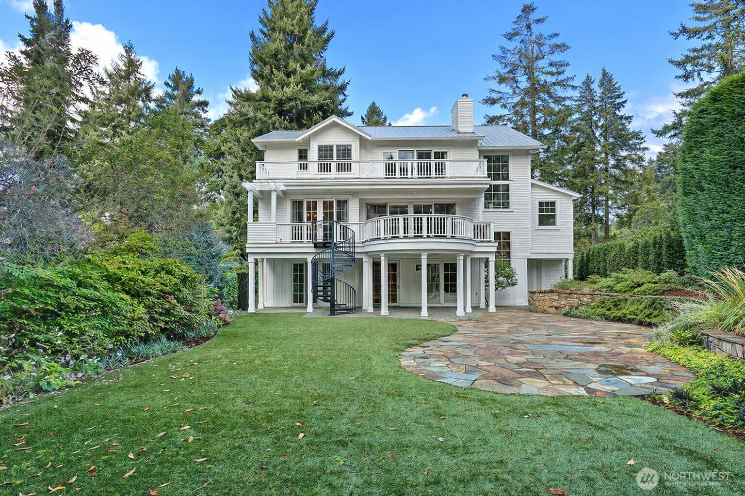 8975 NE 10th Street Bellevue WA 98004