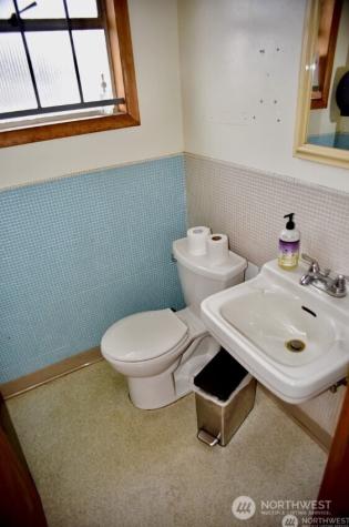 447 SW 152nd Street Burien WA 98166