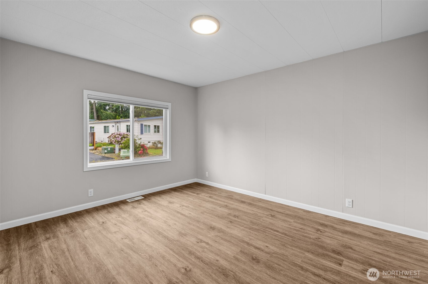 19604 129th Avenue NE Bothell WA 98011