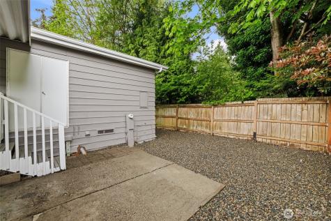 19604 129th Avenue NE Bothell WA 98011
