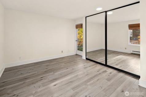 7323 Sandpoint Way NE Seattle WA 98115