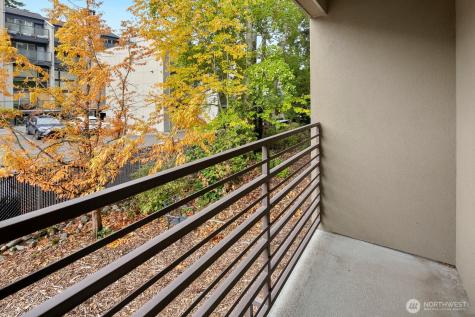 7323 Sandpoint Way NE Seattle WA 98115