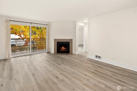 7323 Sandpoint Way NE Seattle WA 98115