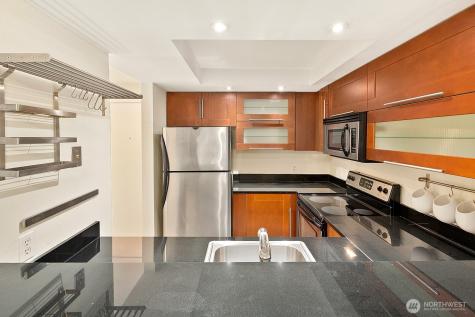 7323 Sandpoint Way NE Seattle WA 98115