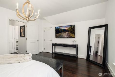 2009 E John Street Seattle WA 98112