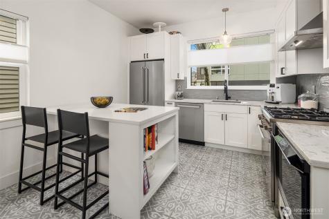 2009 E John Street Seattle WA 98112