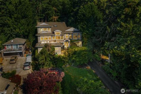 13130 Holmes Point Drive NE Kirkland WA 98034
