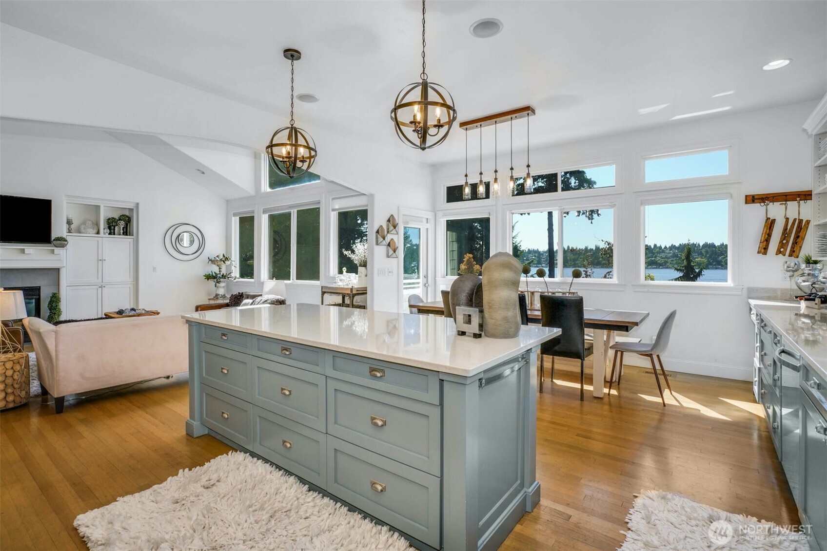 13130 Holmes Point Drive NE Kirkland WA 98034