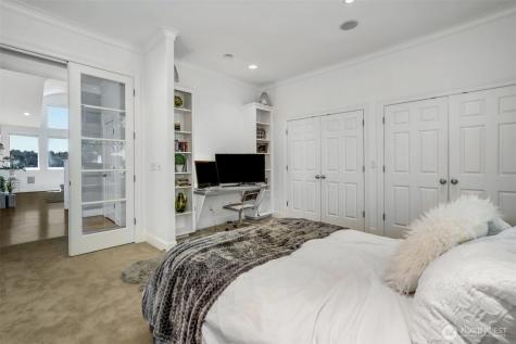 13130 Holmes Point Drive NE Kirkland WA 98034