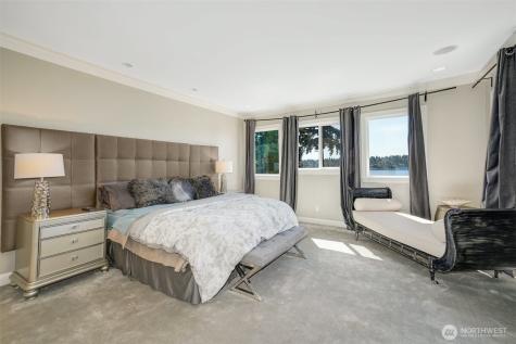13130 Holmes Point Drive NE Kirkland WA 98034