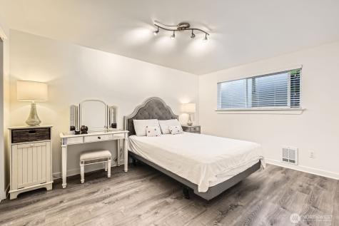 701 122nd Avenue NE Bellevue WA 98005