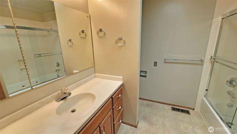 820 172nd Avenue NE Bellevue WA 98008