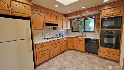 820 172nd Avenue NE Bellevue WA 98008